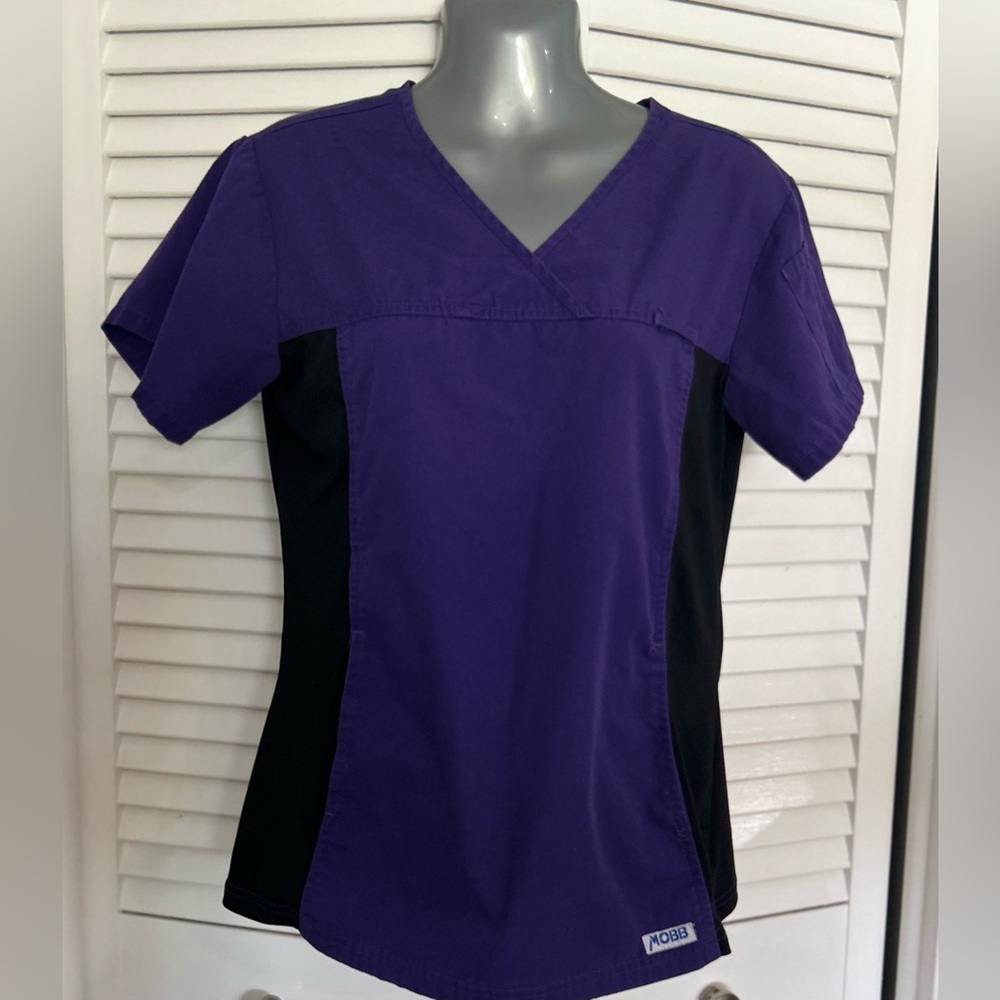 Mobb Medical Scrub and Nursing Uniform top - XS purple and black multi pocketed